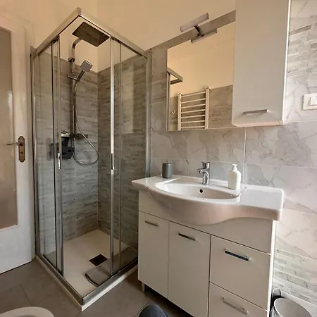 Apartment La *