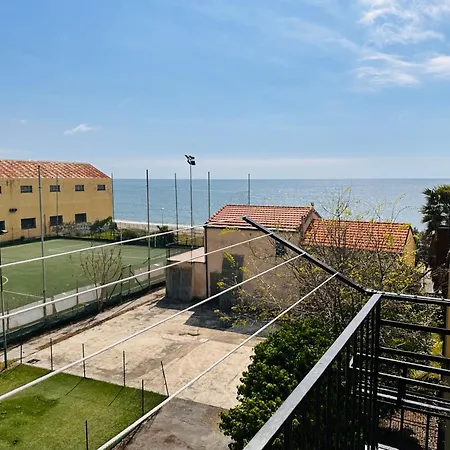 La Apartment *